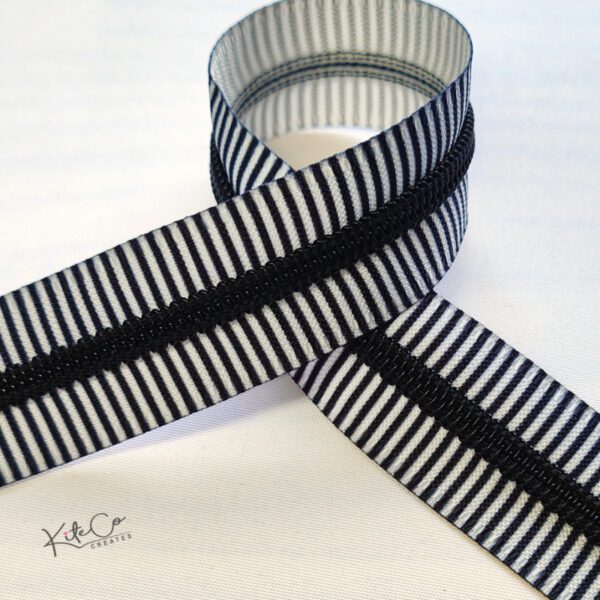 Black and white zipper